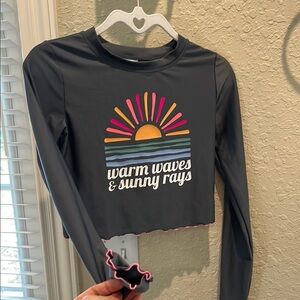 Art Class Dark Grey and Pink Long Sleeve Crop Rash-guard Vibrant Sunset Graphic